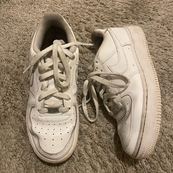 Nike Air Force 1 - Picture 2 of 5